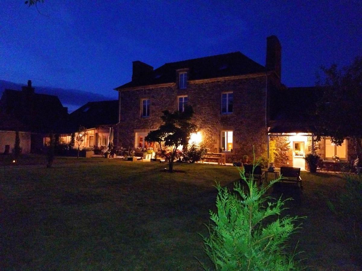 La Menardiere Serenitatis Chambre D'Hotes Petit Dejeuner Compris Corseul Exteriör bild