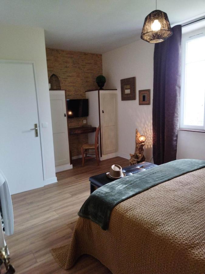 La Menardiere Serenitatis Chambre D'Hotes Petit Dejeuner Compris Corseul Exteriör bild