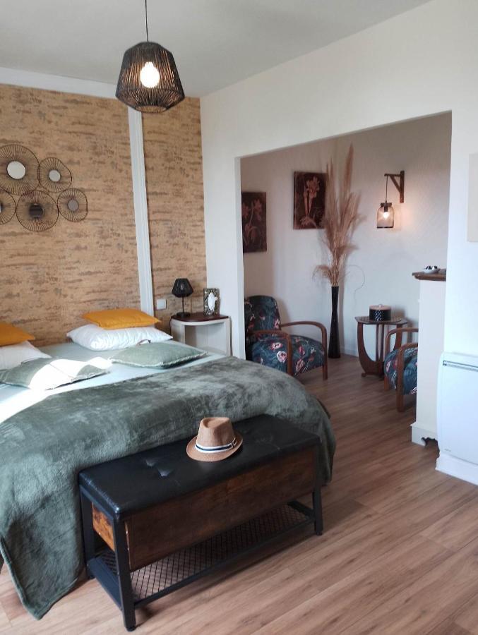 La Menardiere Serenitatis Chambre D'Hotes Petit Dejeuner Compris Corseul Exteriör bild