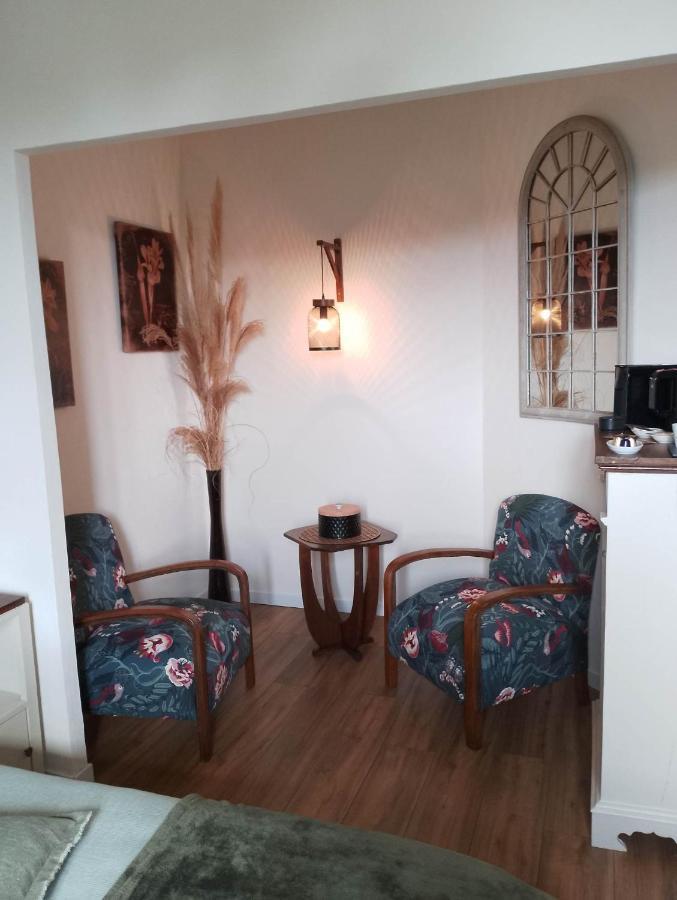 La Menardiere Serenitatis Chambre D'Hotes Petit Dejeuner Compris Corseul Exteriör bild