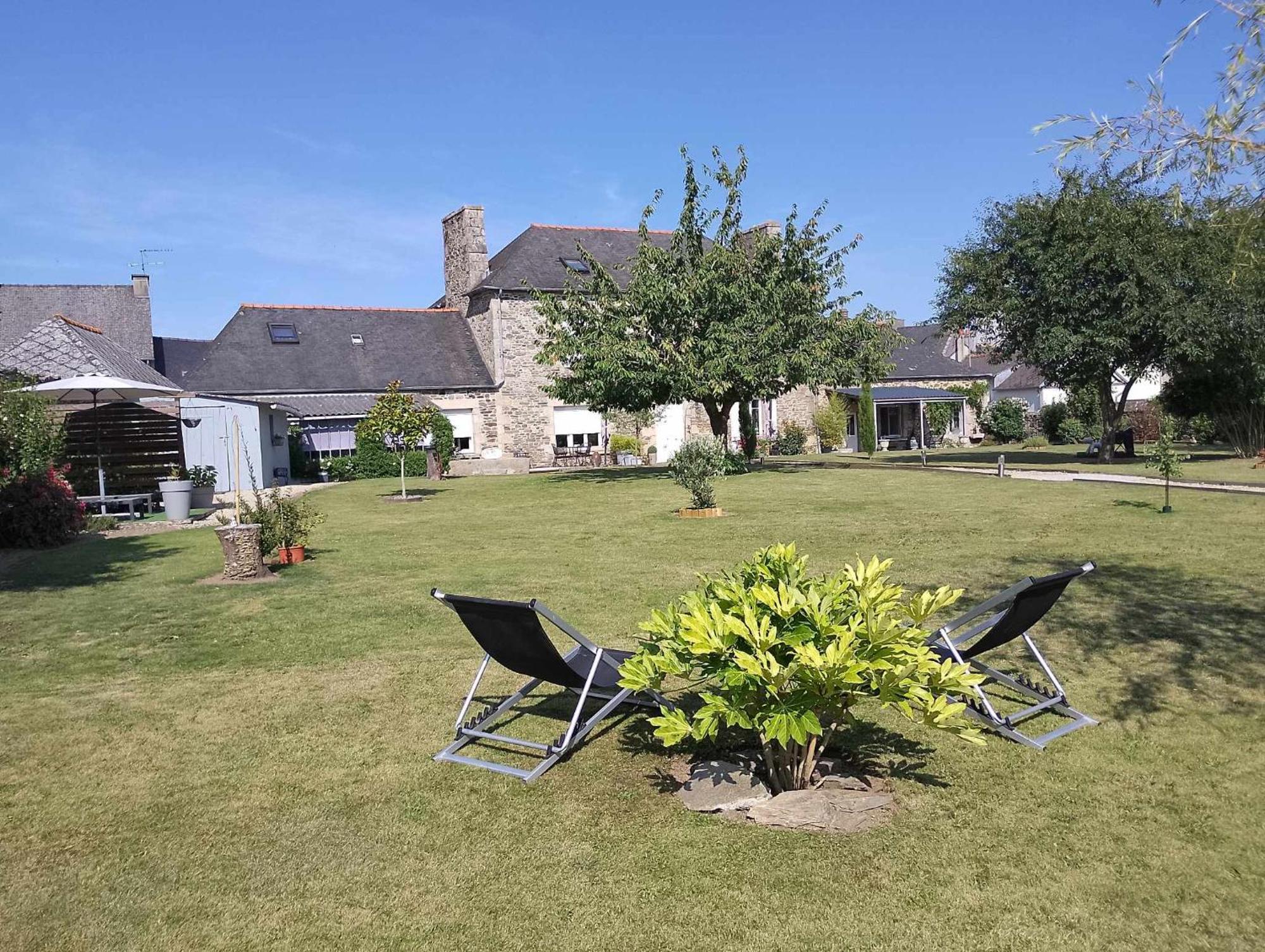 La Menardiere Serenitatis Chambre D'Hotes Petit Dejeuner Compris Corseul Exteriör bild