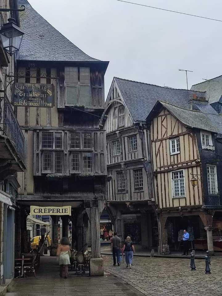 La Menardiere Serenitatis Chambre D'Hotes Petit Dejeuner Compris Corseul Exteriör bild
